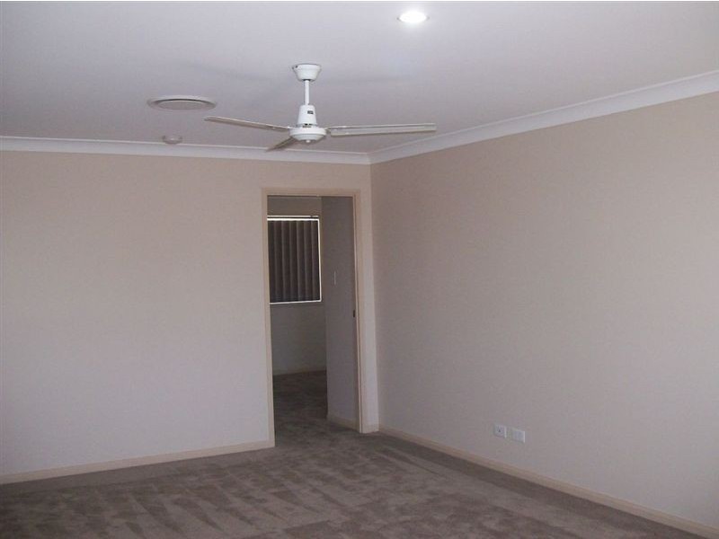 2/2 Tallon Street, Upper Coomera QLD 4209