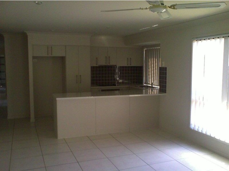 1/8 Coach Way, Upper Coomera QLD 4209