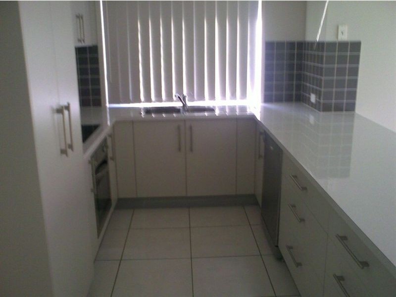 1/8 Coach Way, Upper Coomera QLD 4209