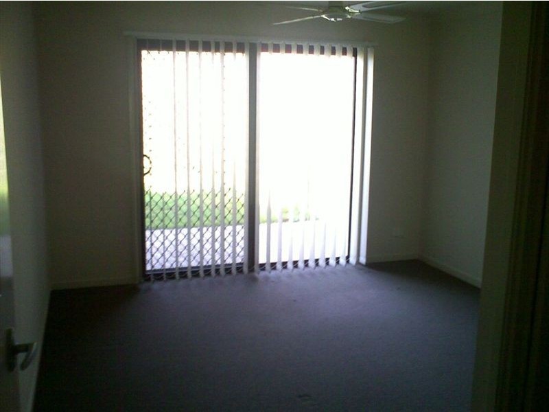1/8 Coach Way, Upper Coomera QLD 4209