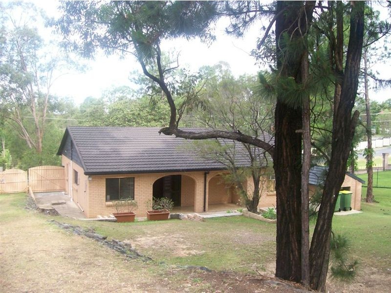 113-115 Glade Drive, Gaven QLD 4211