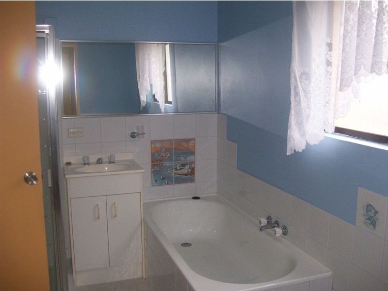 113-115 Glade Drive, Gaven QLD 4211