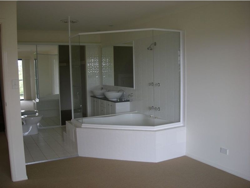 37/2 Ridgeline way, Highland Park QLD 4211