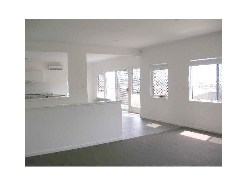 Pacific Pines QLD 4211