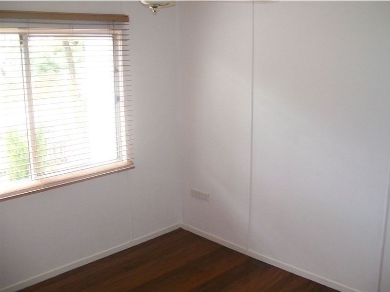 1/2 Middle Street, Labrador QLD 4215
