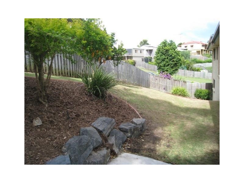 33 Papara Street, Pacific Pines QLD 4211