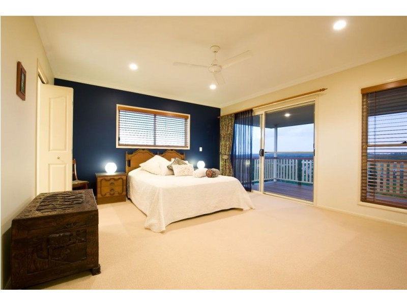 18 Penrhyn Street, Pacific Pines QLD 4211