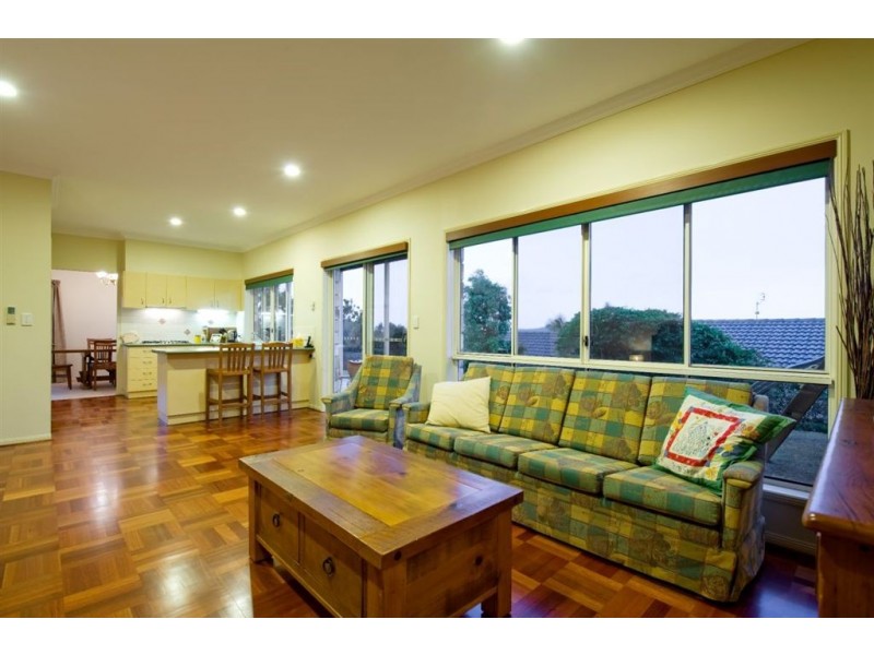 18 Penrhyn Street, Pacific Pines QLD 4211