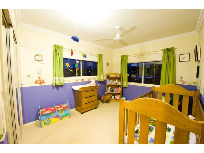 18 Penrhyn Street, Pacific Pines QLD 4211