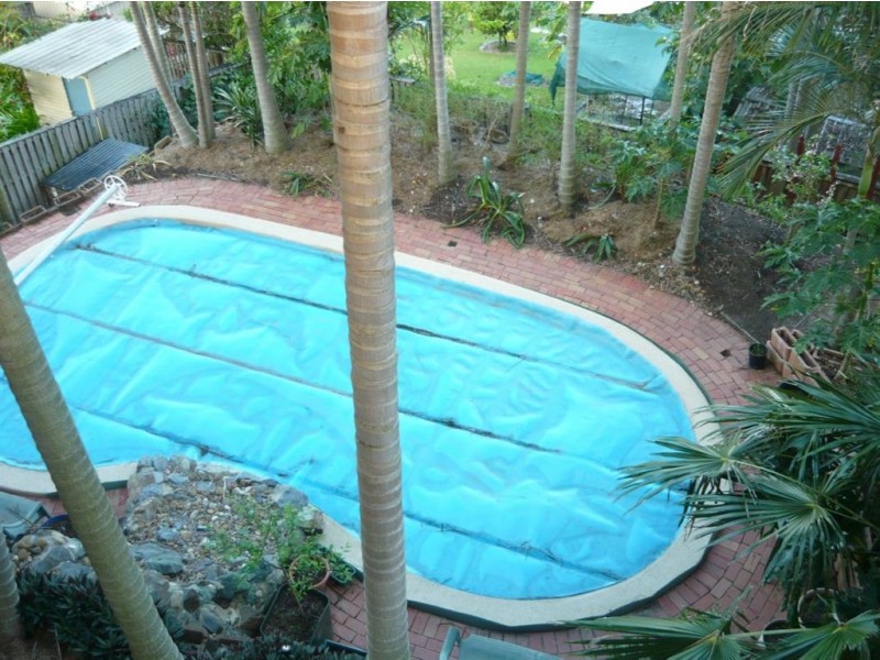 8 Windward Rise, Pacific Pines QLD 4211