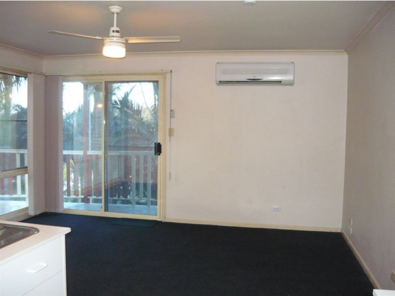 8 Windward Rise, Pacific Pines QLD 4211