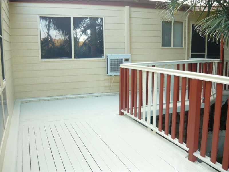 8 Windward Rise, Pacific Pines QLD 4211