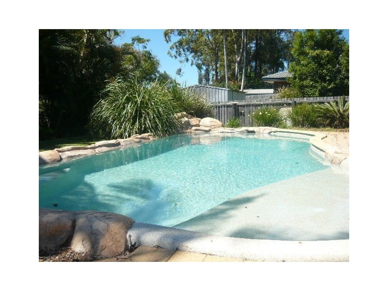 11 Barradine Court, Helensvale QLD 4212