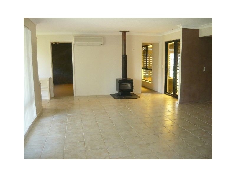 11 Barradine Court, Helensvale QLD 4212