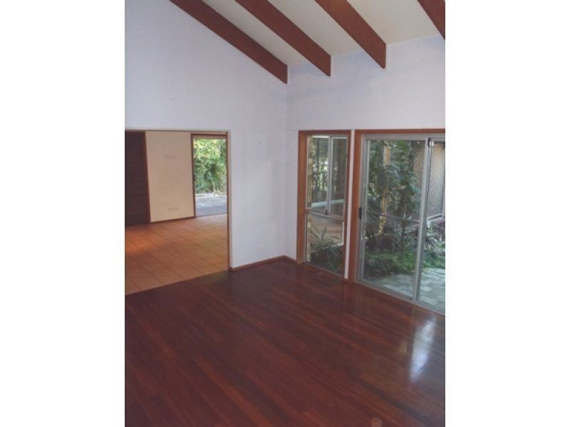 16 Latrobe Ave, Helensvale QLD 4212