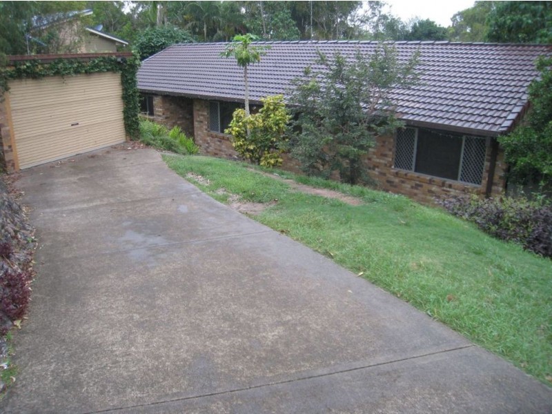 16 Latrobe Ave, Helensvale QLD 4212