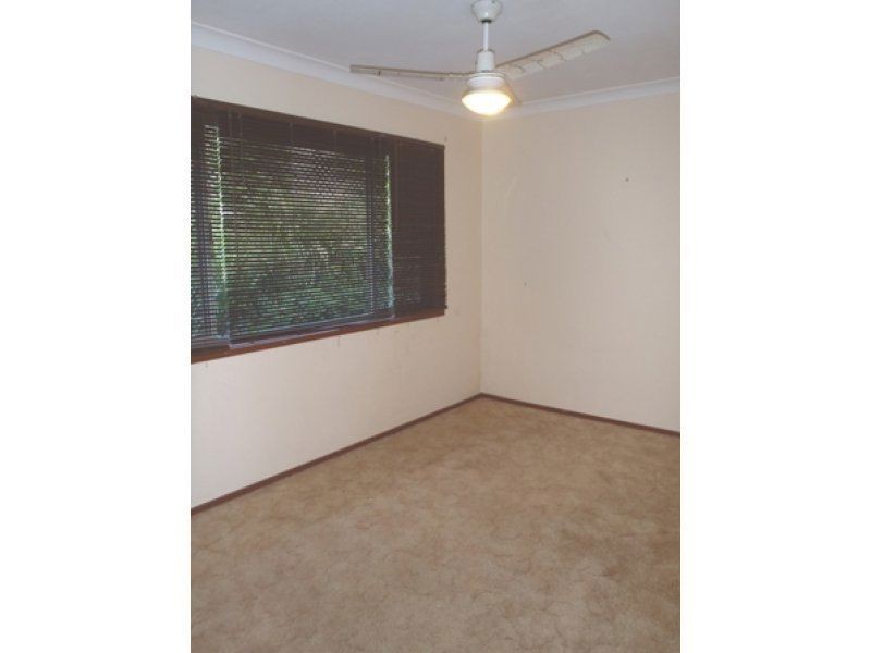 16 Latrobe Ave, Helensvale QLD 4212