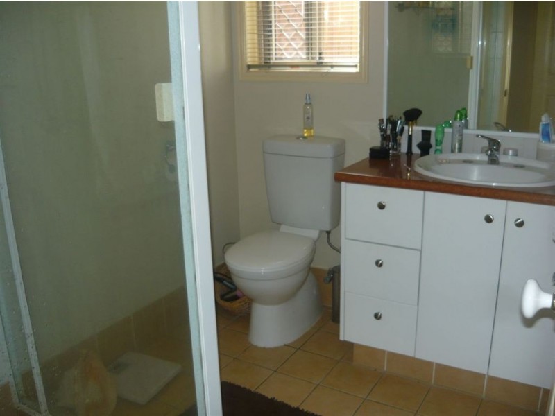 1/96 Cootharaba Dve, Helensvale QLD 4212