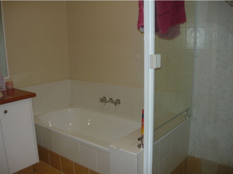 1/96 Cootharaba Dve, Helensvale QLD 4212