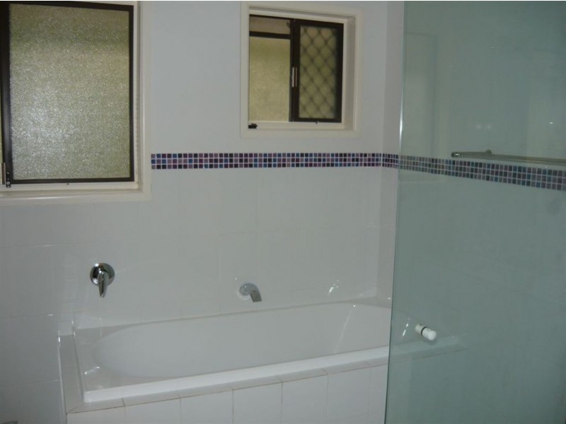26 Bathurst Court, Helensvale QLD 4212