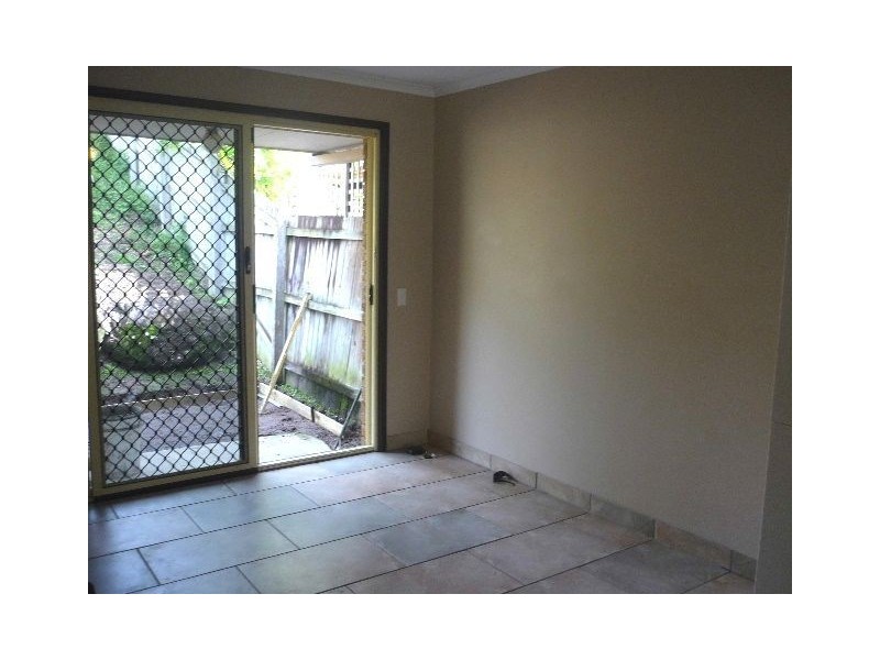 2/3 Chaplin Crescent, Oxenford QLD 4210