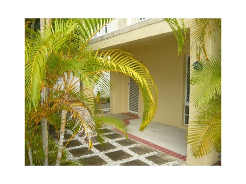 4/23 Parneno Street, Chevron Island QLD 4217