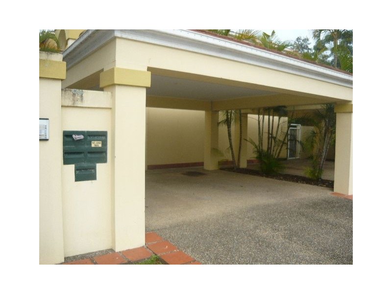 4/23 Parneno Street, Chevron Island QLD 4217