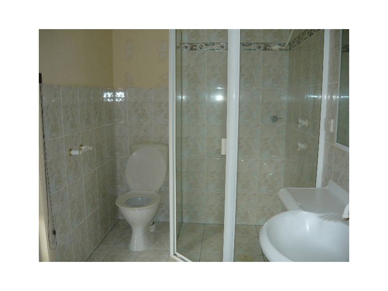 4/23 Parneno Street, Chevron Island QLD 4217