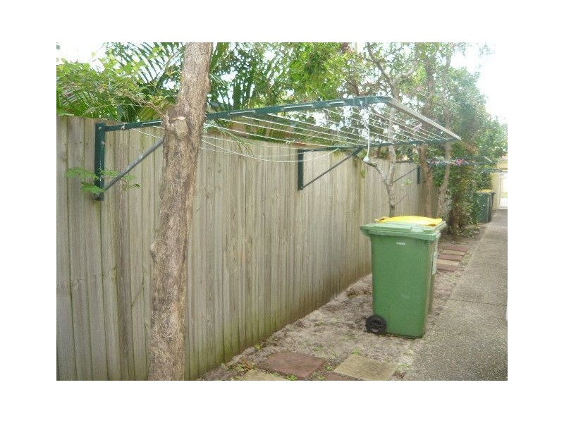 4/23 Parneno Street, Chevron Island QLD 4217