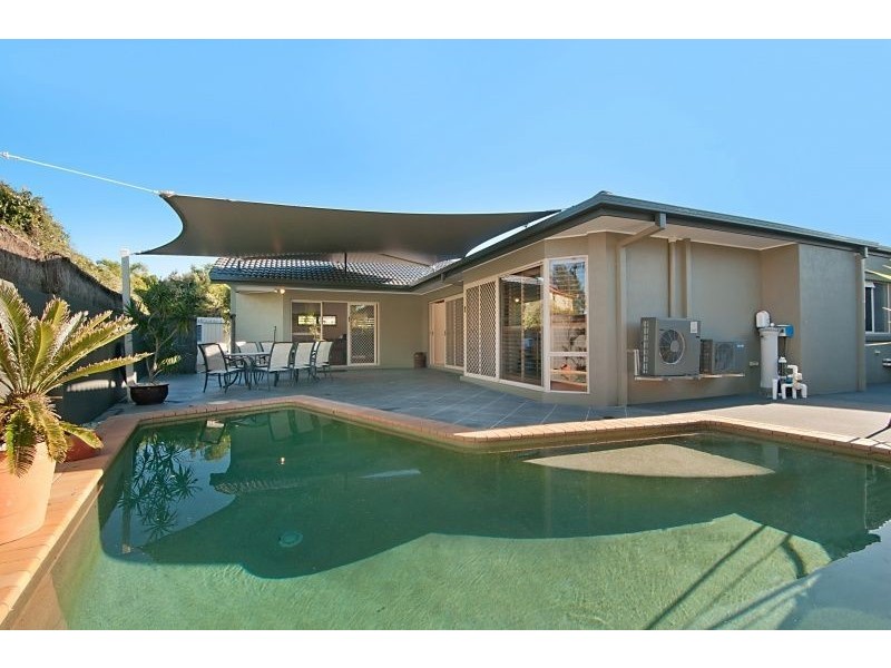 5 Tranquility Circuit, Hope Island QLD 4212