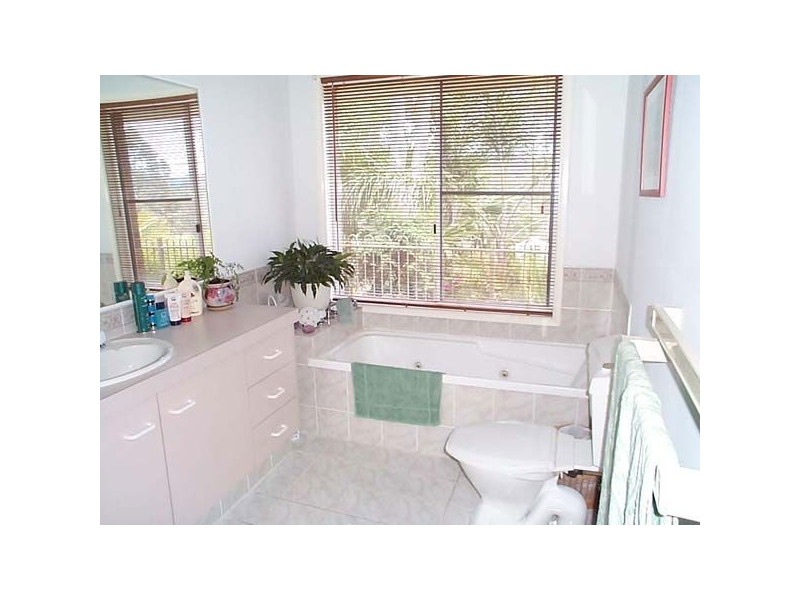 12 Erindale Court, Helensvale QLD 4212