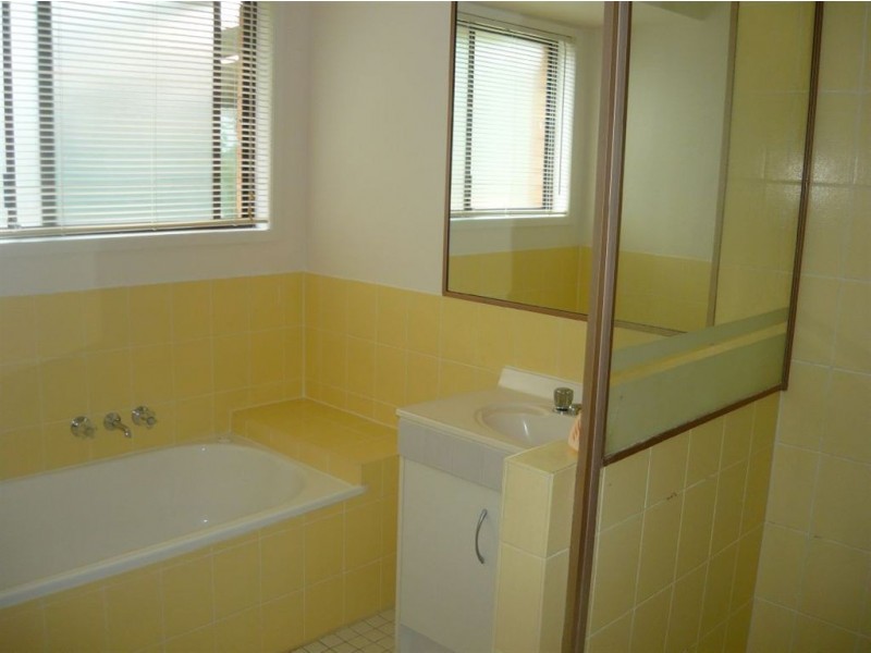 10/13-25 Cannington Place, Helensvale QLD 4212