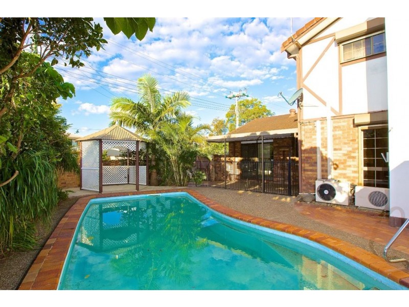 326 Bayview Street, Hollywell QLD 4216