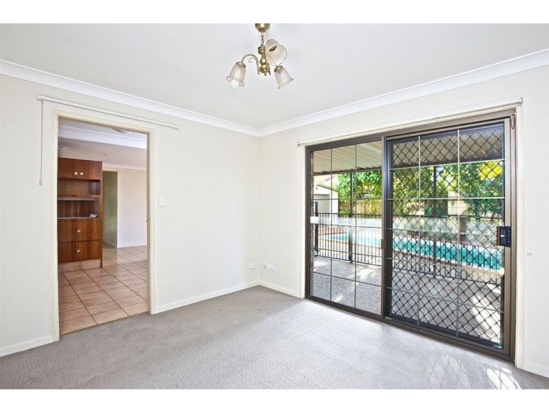 326 Bayview Street, Hollywell QLD 4216