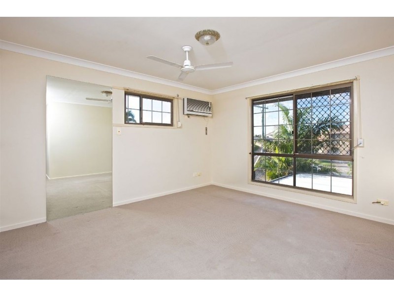 326 Bayview Street, Hollywell QLD 4216