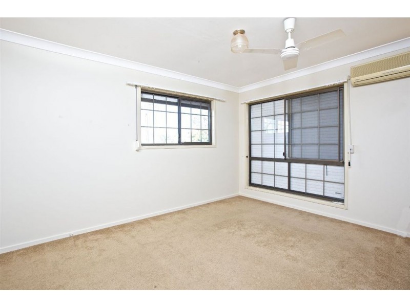 326 Bayview Street, Hollywell QLD 4216