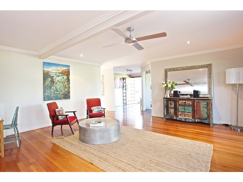 2 Dunnes Avenue, Hope Island QLD 4212