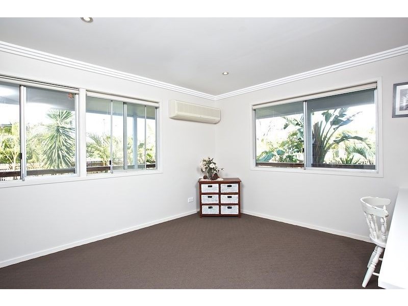 2 Dunnes Avenue, Hope Island QLD 4212