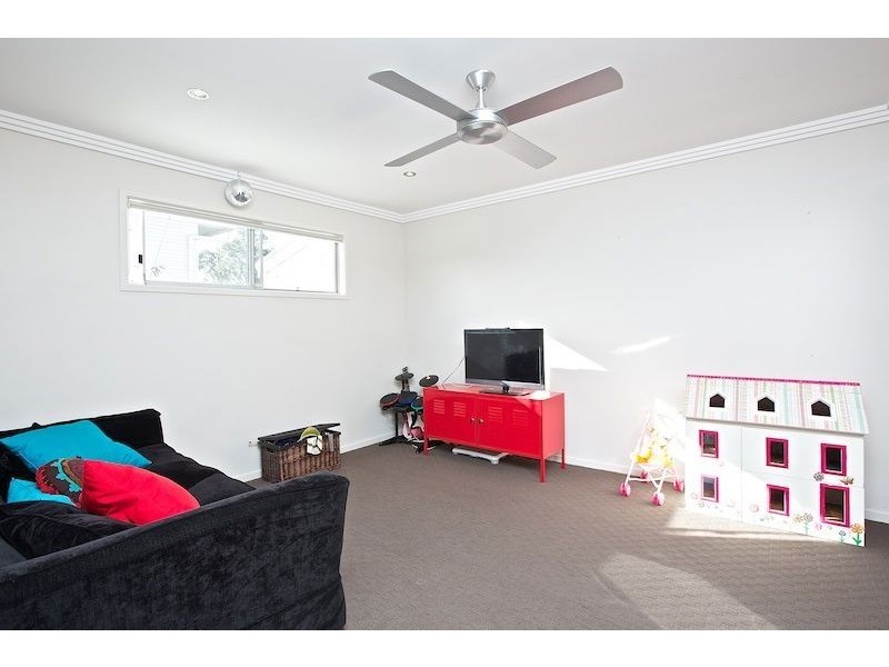 2 Dunnes Avenue, Hope Island QLD 4212