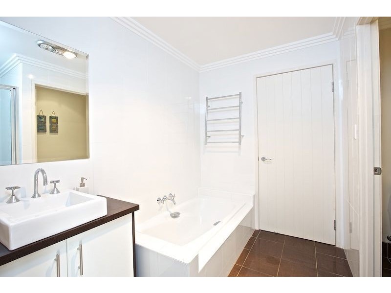 2 Dunnes Avenue, Hope Island QLD 4212