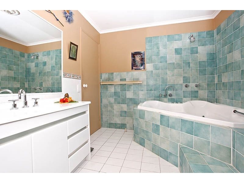 9 Pentland Court, Helensvale QLD 4212