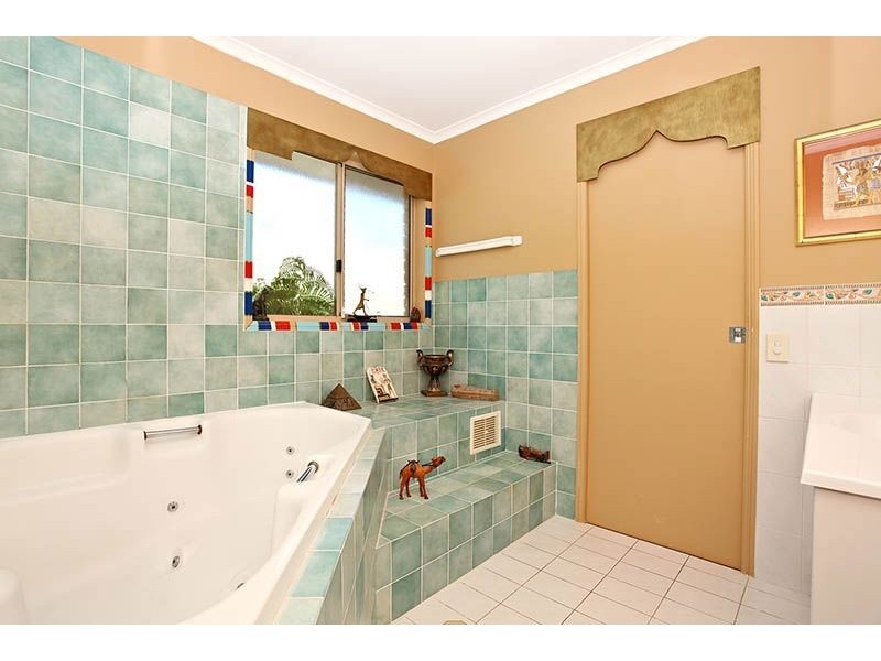 9 Pentland Court, Helensvale QLD 4212