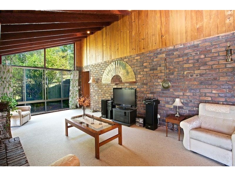 8 Riverstone Road, Helensvale QLD 4212