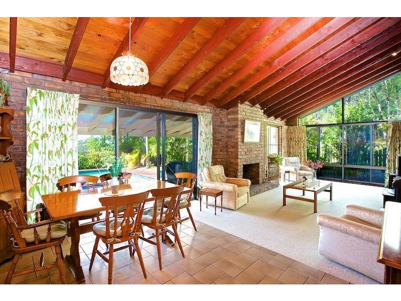 8 Riverstone Road, Helensvale QLD 4212