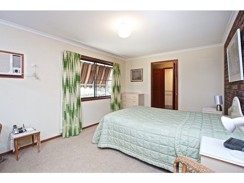 8 Riverstone Road, Helensvale QLD 4212