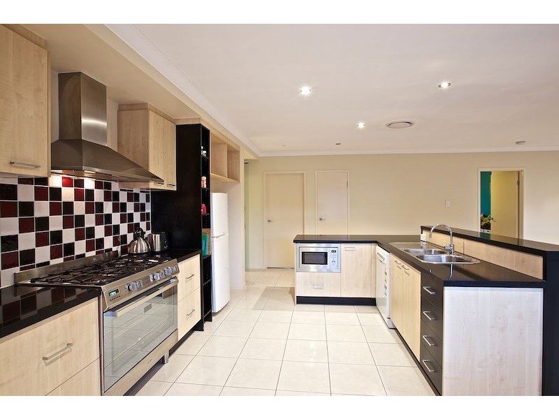 42 Codrington Circuit, Pacific Pines QLD 4211