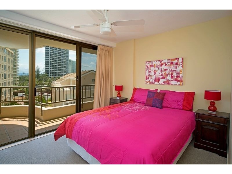 10/3532 Main Beach Parade, Main Beach QLD 4217