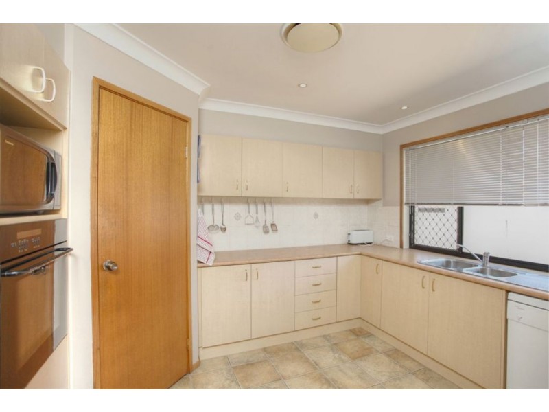 2 Orpington Court, Arundel QLD 4214