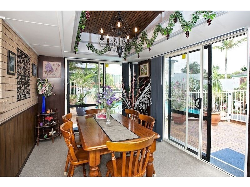 19 Latrobe Ave, Helensvale QLD 4212