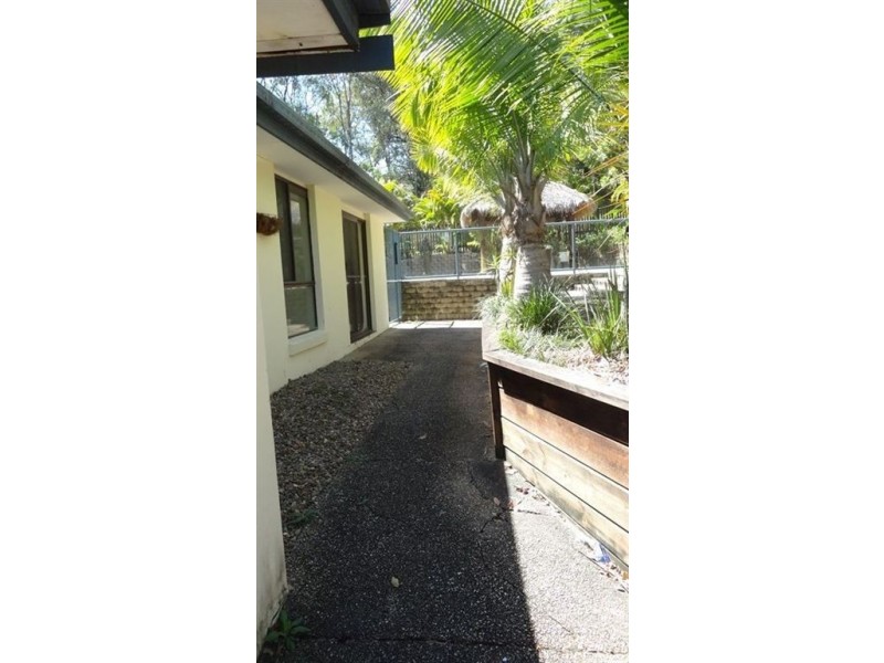 8 Wilmot Street, Helensvale QLD 4212